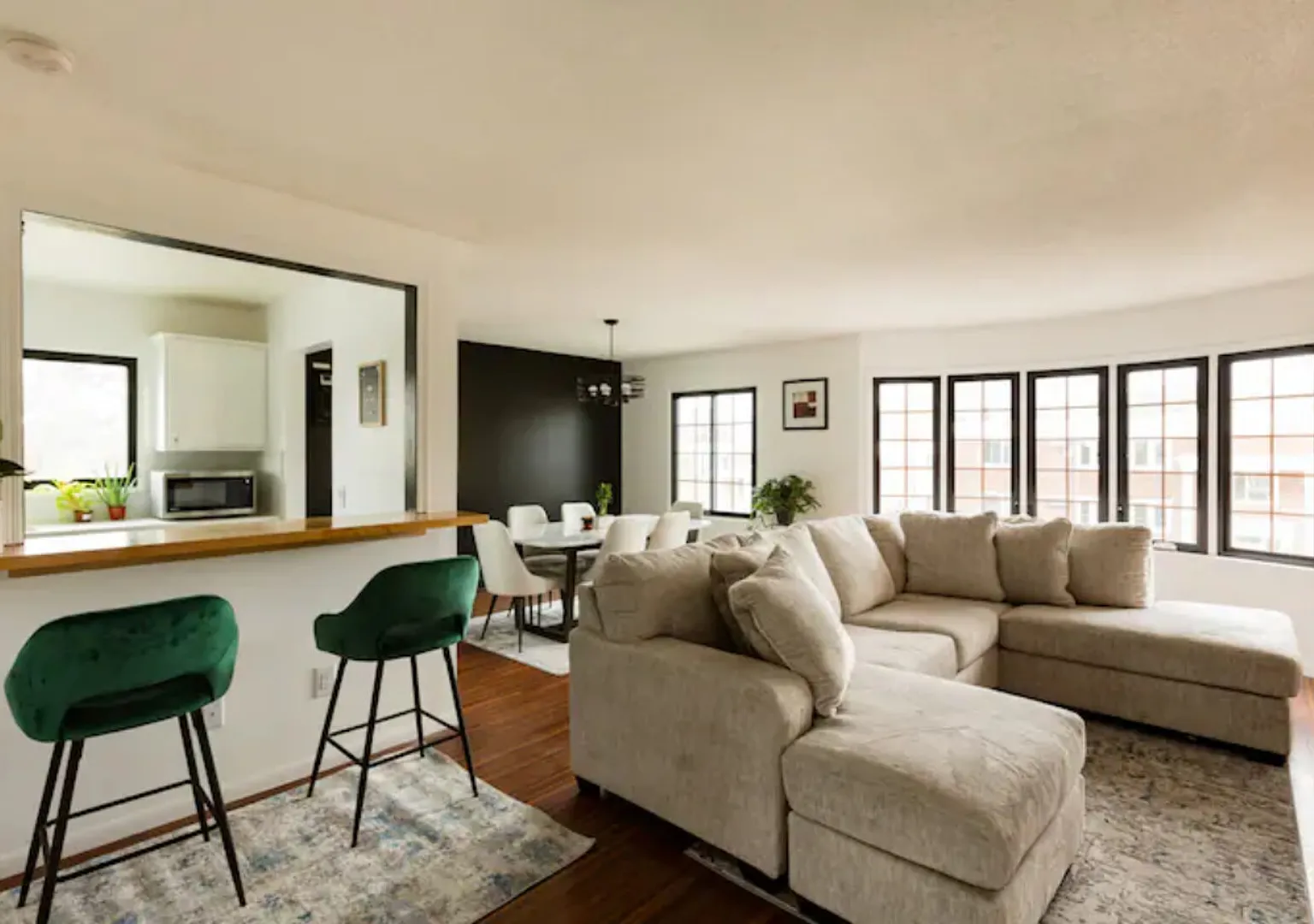 Modern & Spacious 2-BR | Long Stays — Photo 2