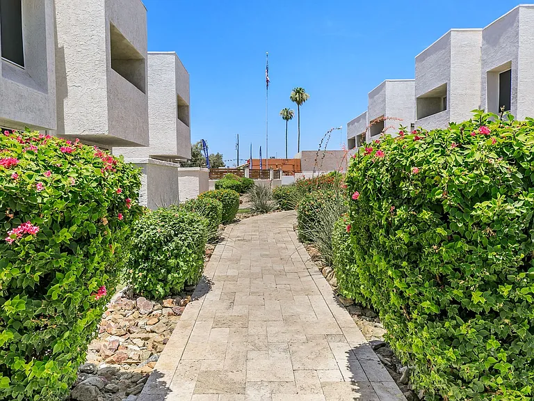 Cove on 44th — Photo 20