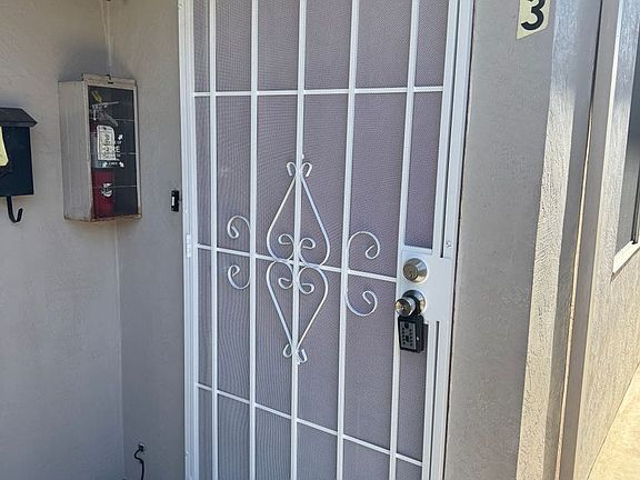2nd image of 1350 W Walnut St APT 3