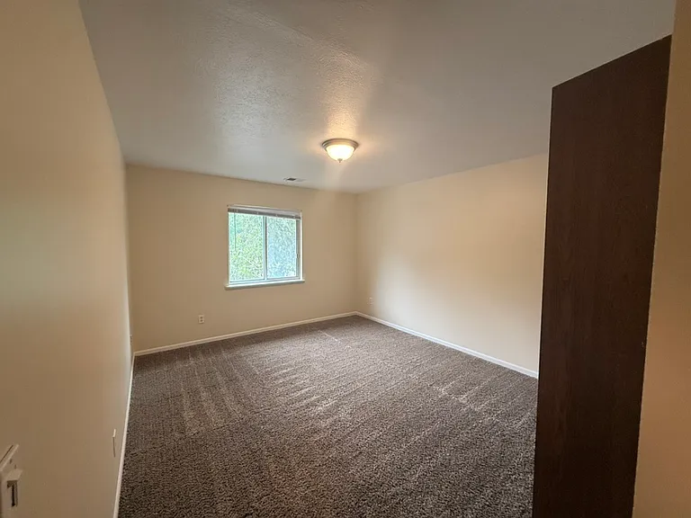 725 Keenway Cir #C — Photo 10