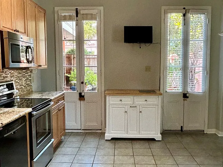 802 Spain St #3 — Photo 31