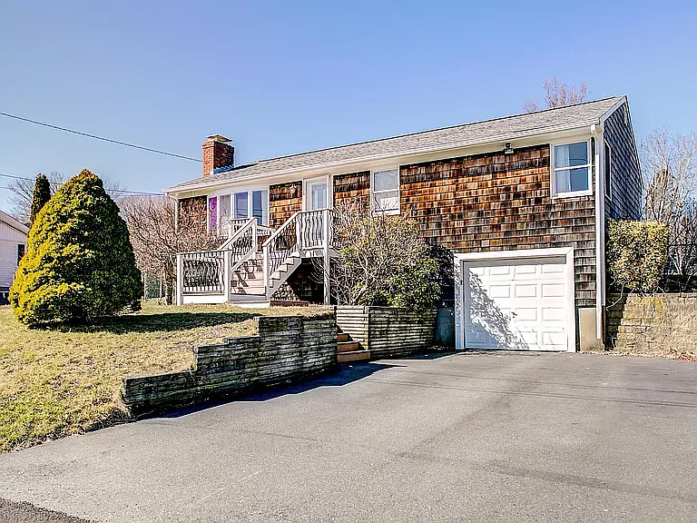 76 Norseman Dr