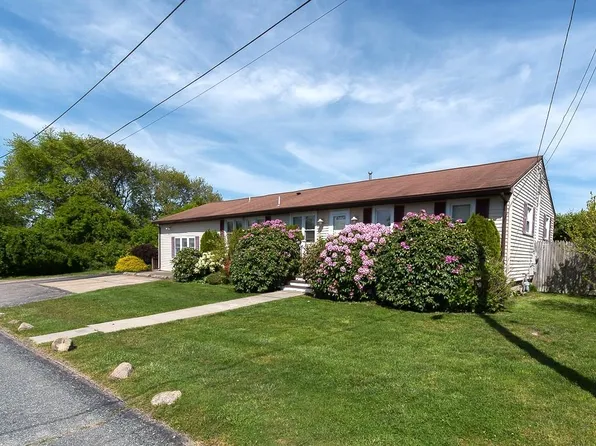 5 Martin Ct, Narragansett, RI 02882