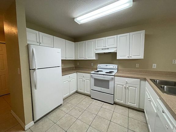 3rd image of 1012 Fox Lake Dr