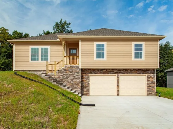 1006 Deer Run, Warrensburg, MO 64093