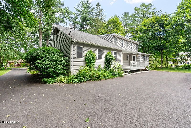 4th image of 43 Maple Road