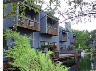 11126 Glade Dr, Reston, VA 20191