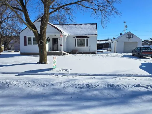 531 S 6th St, Sebewaing, MI 48759