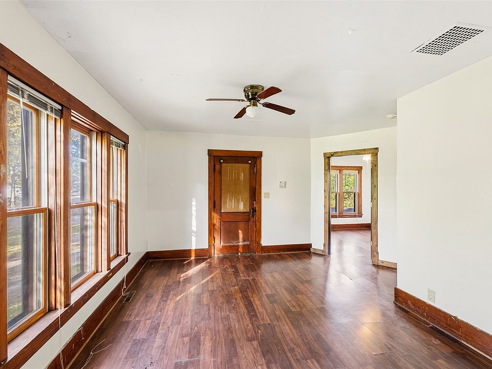 4th image of N3072 Clark Street