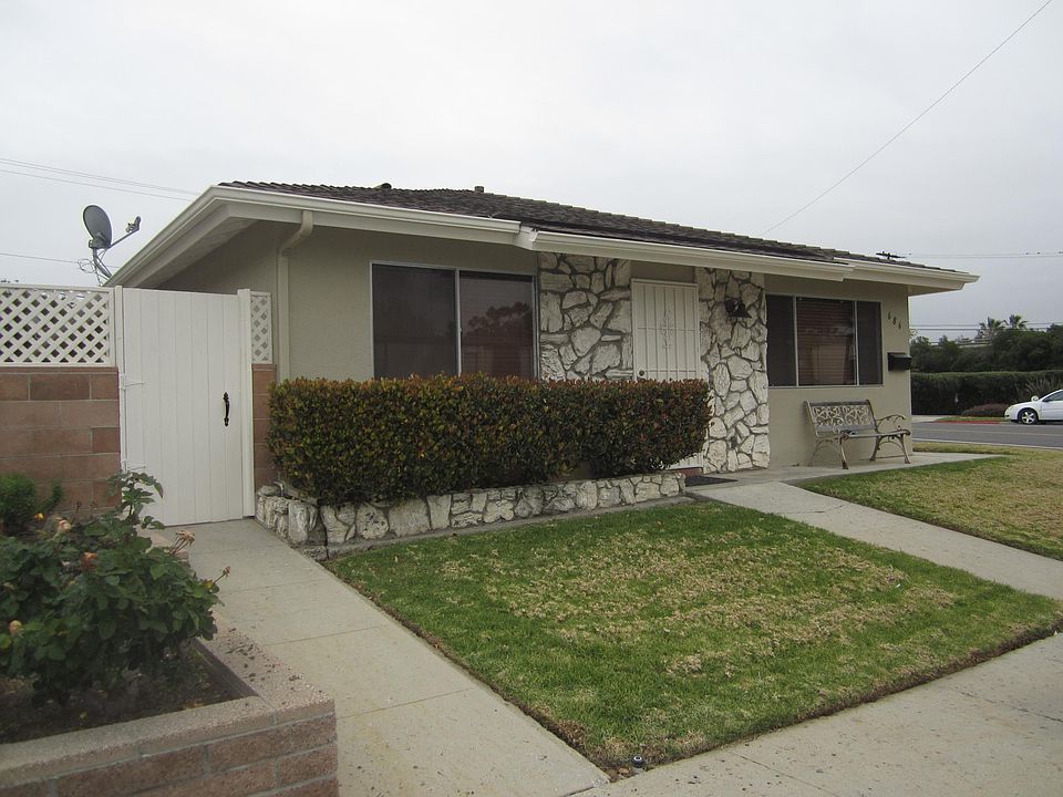 1st image of 686 College Dr