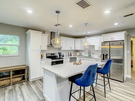 5th image of 4112 N Marguerite St #1/2