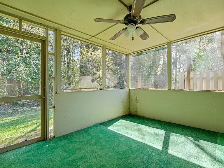 129 Sandalwood Cir — Photo 22