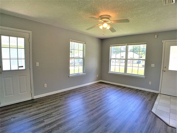 5th image of 870 W 13th St
