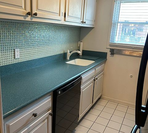 5th image of 15 Cottage St #17-4A
