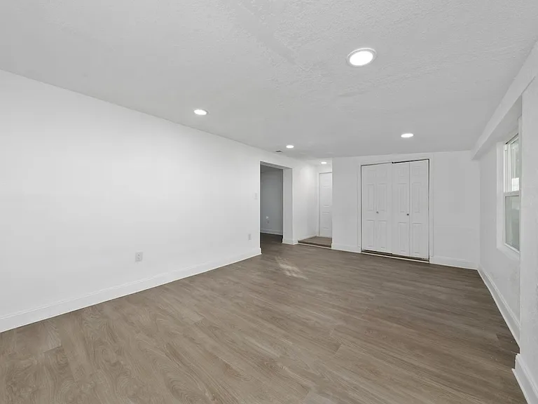 3815 S Summerlin Ave — Photo 2
