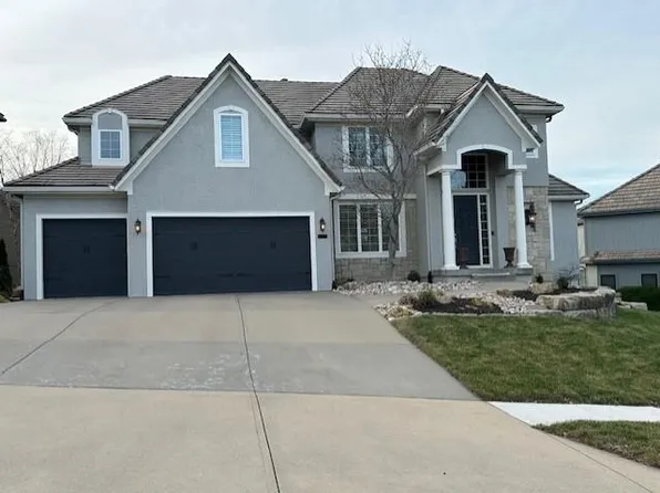 8926 Quail Ridge Ln, Lenexa, KS 66220