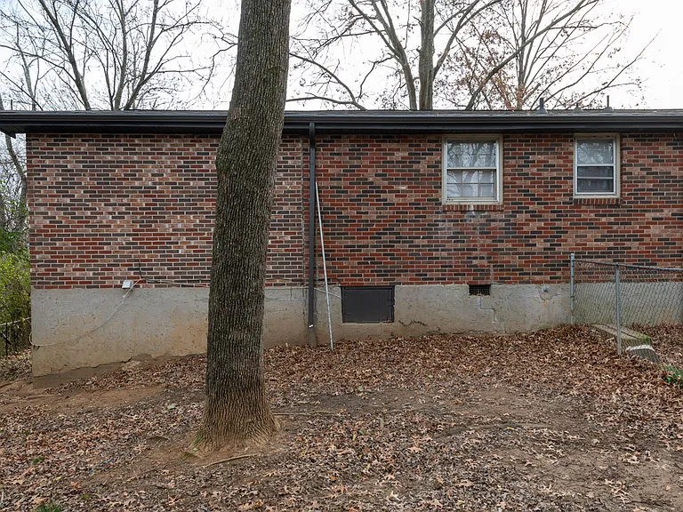 561 Singer Dr #B — Photo 26