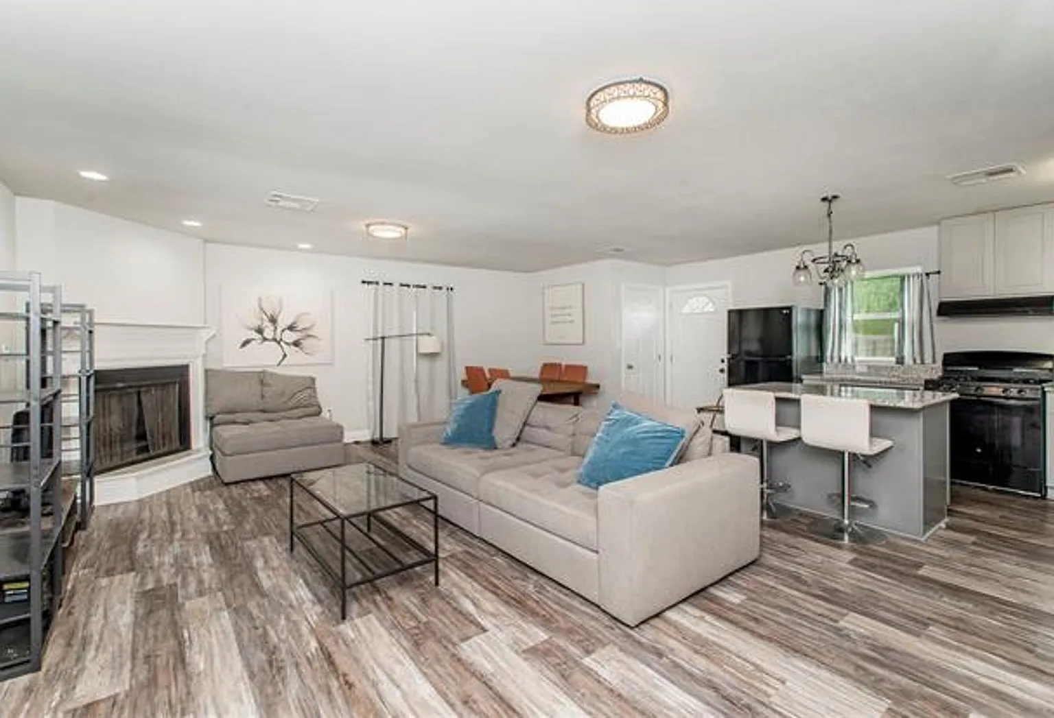 Single Family Home in Violet Ready For Occupancy — Photo 3