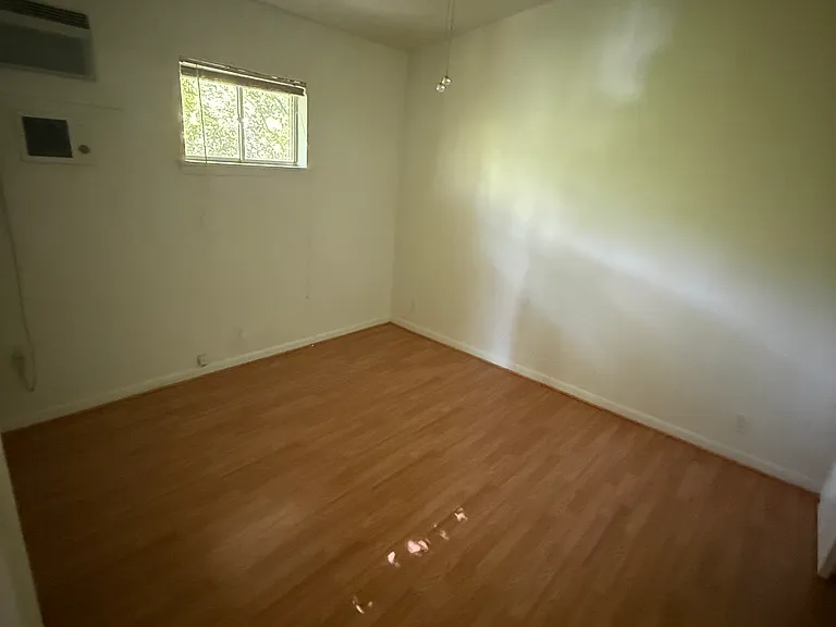 1023 Lyndon St #14 — Photo 4