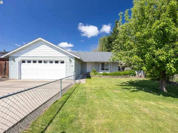 4216 Stella St, Roseburg, OR 97471