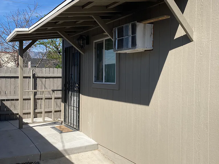 1830 Mentone Blvd — Photo 4