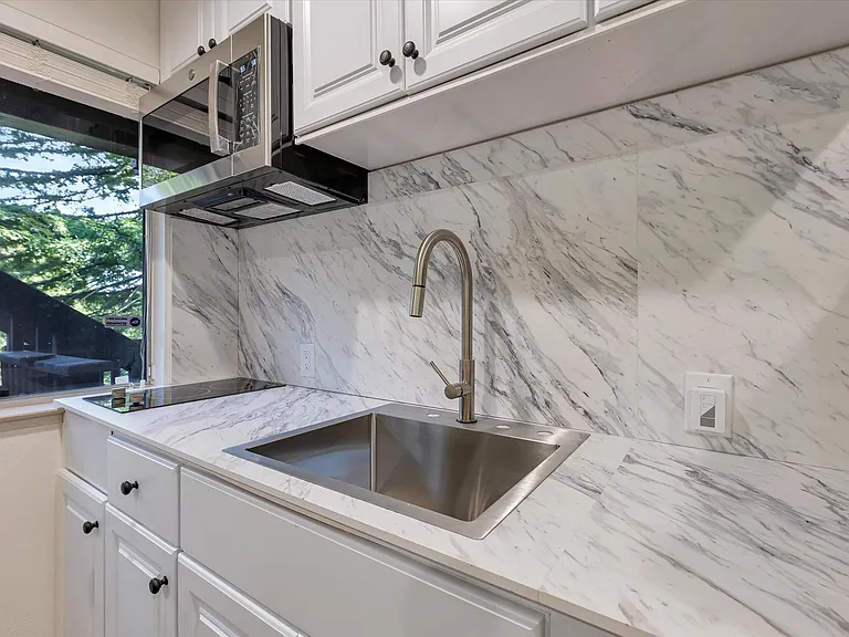 21050 Canyon View Dr — Photo 8