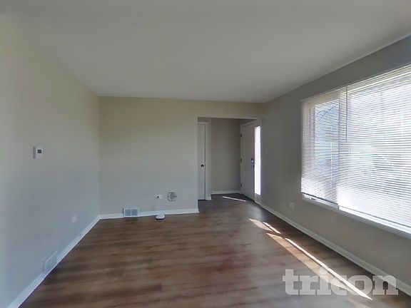3rd image of 10828 Massasoit Ave