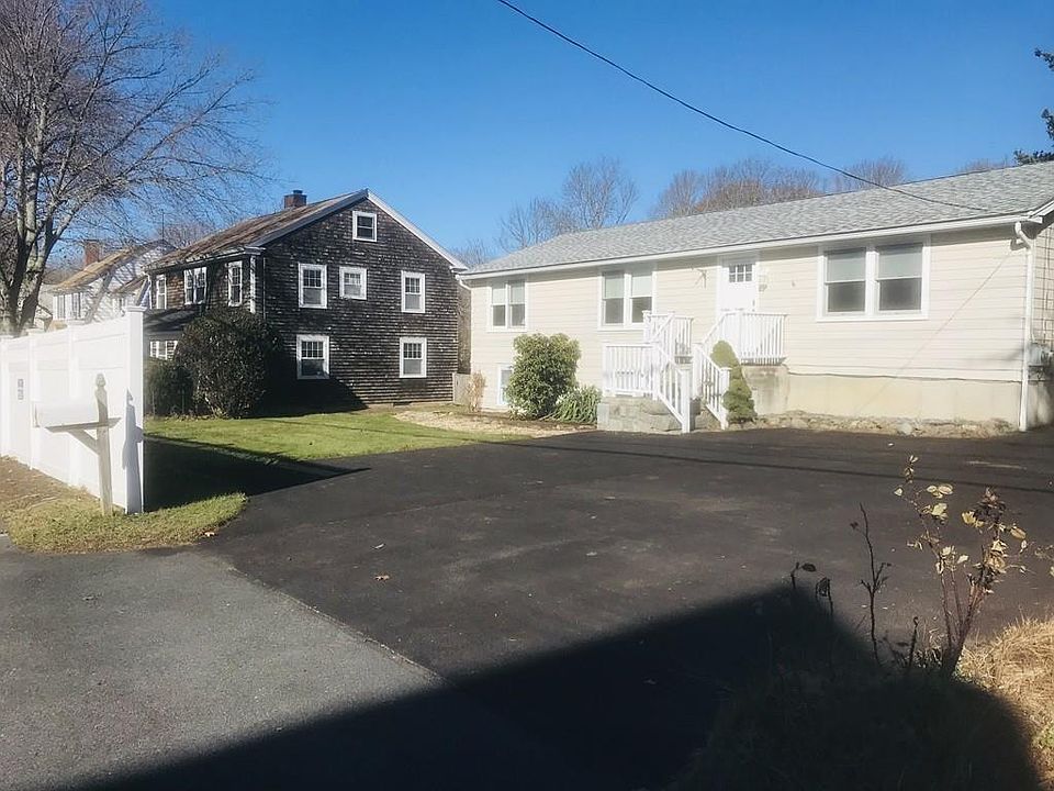 1st image of 10 Railroad Ave #1