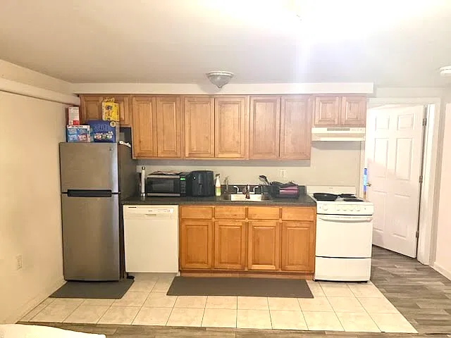 1 bed, 650 sqft, $999 — Photo 3