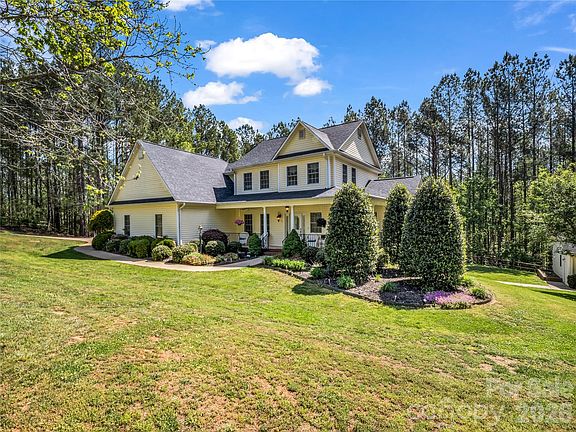 2nd image of 200 Pumkin Patch Rd
