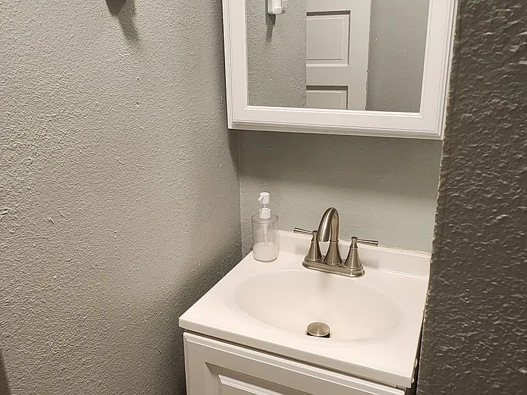 712 N 9th St #5 — Photo 9