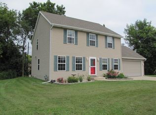 1916 Parkland Ct, Racine, WI 53402