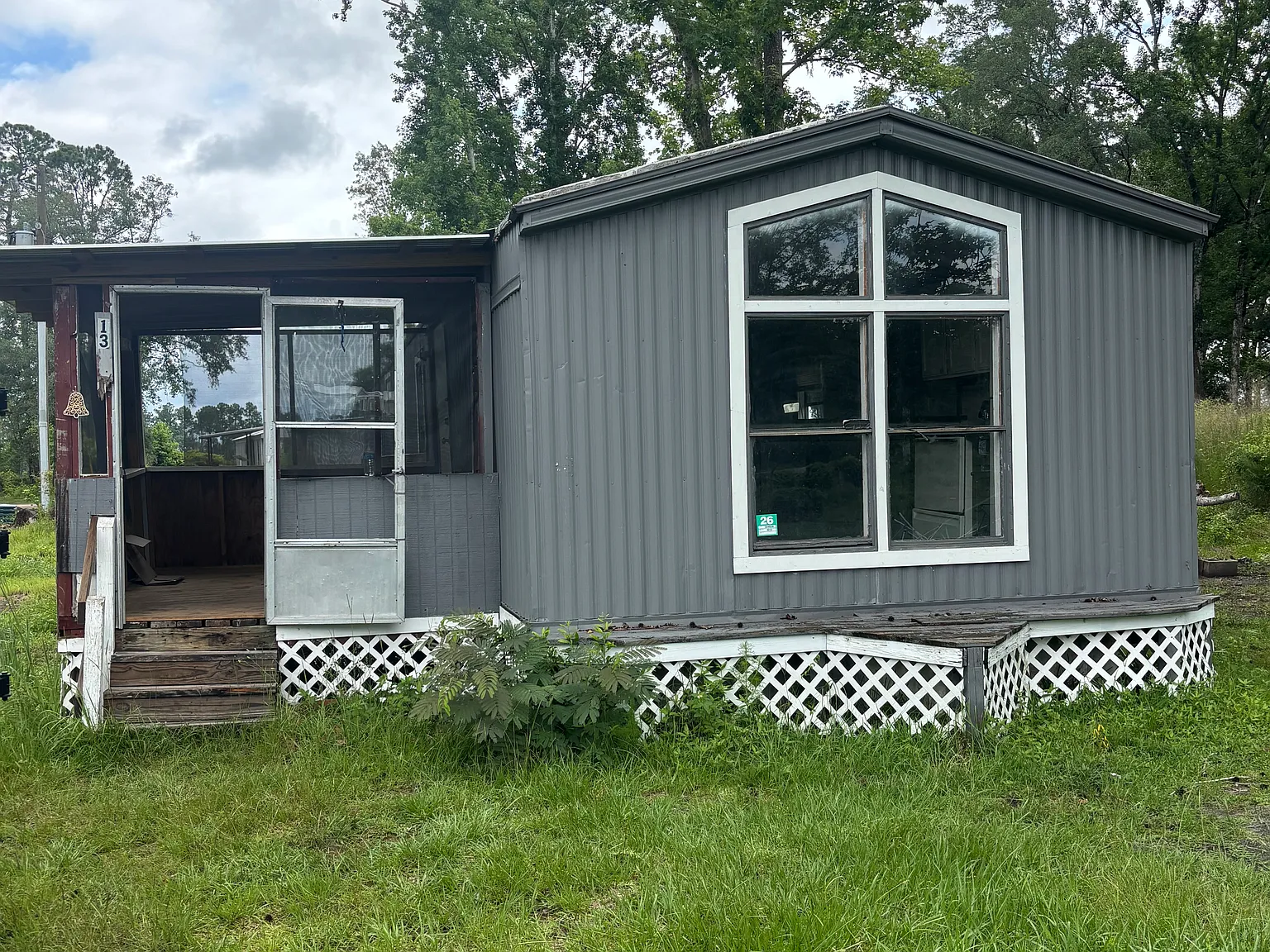 3 bed, $875 — Photo 1