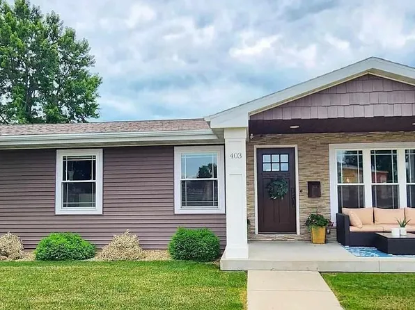 403 E Prospect St, Manchester, IA 52057