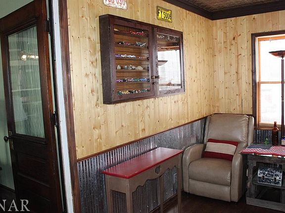 4th image of 617 County Road 2300 E