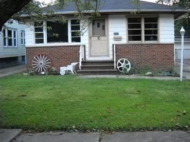 1st image of 4050 E 44th St
