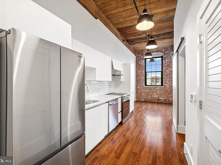 1801 N Howard St #201 — Photo 19