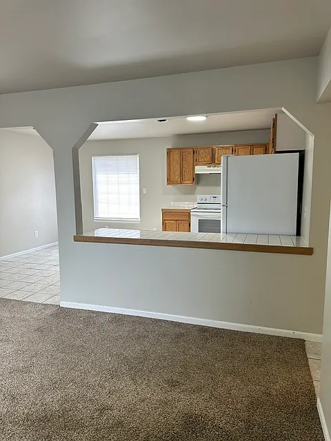 3 bed, 960 sqft, $850 — Photo 4