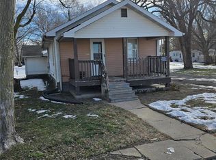 202 Velma Ave, South Roxana, IL 62087