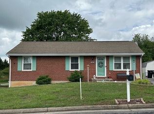 2836 Tulip Ln, Vinton, VA 24179