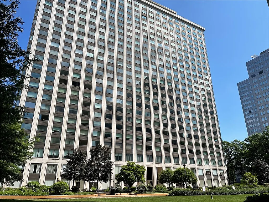 1 bed, 1090 sqft, $1,600 — Photo 2