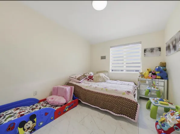 1372 East 66th Street image 13 of 15