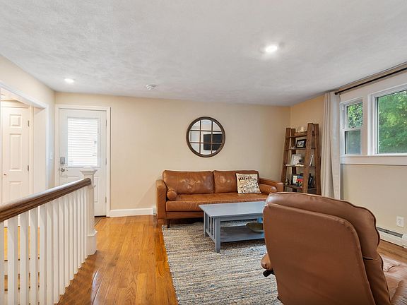 4th image of 8 Brightside Ave #1