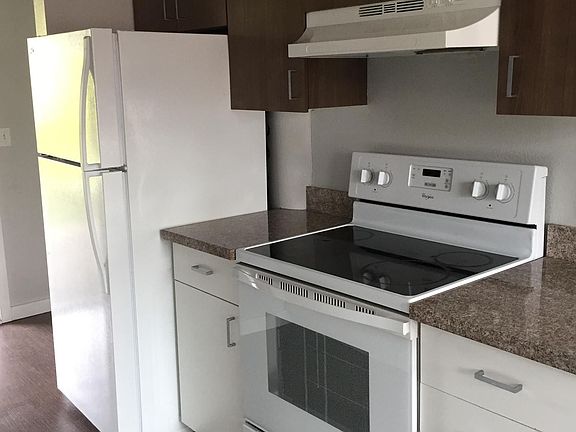 2nd image of 587 N Rosa Parks Way APT 5
