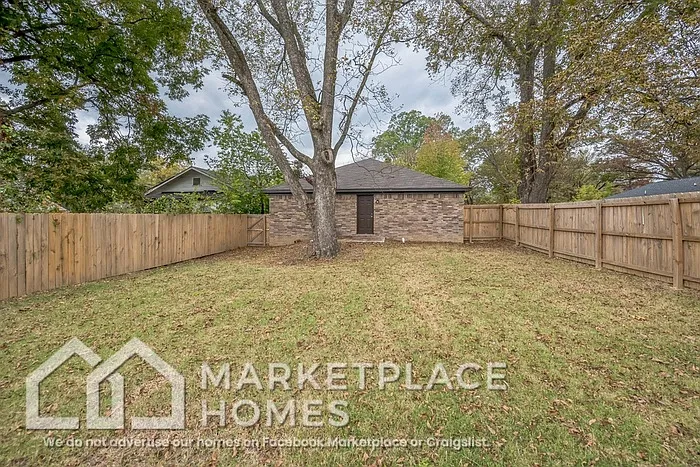 2102 Moss St — Photo 27