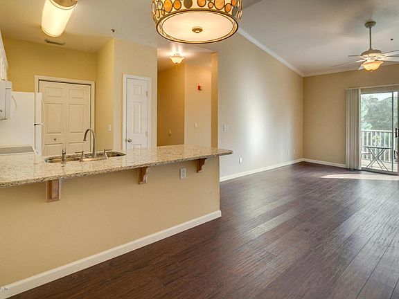 5th image of 230 Colima Ct Unit 935