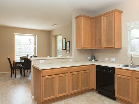 2nd image of 1601 Rockland Dr
