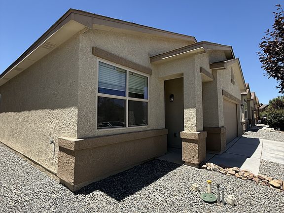 2nd image of 2116 Solitaire St NE