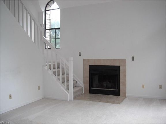 3rd image of 746 Rock Crest Ct APT 204