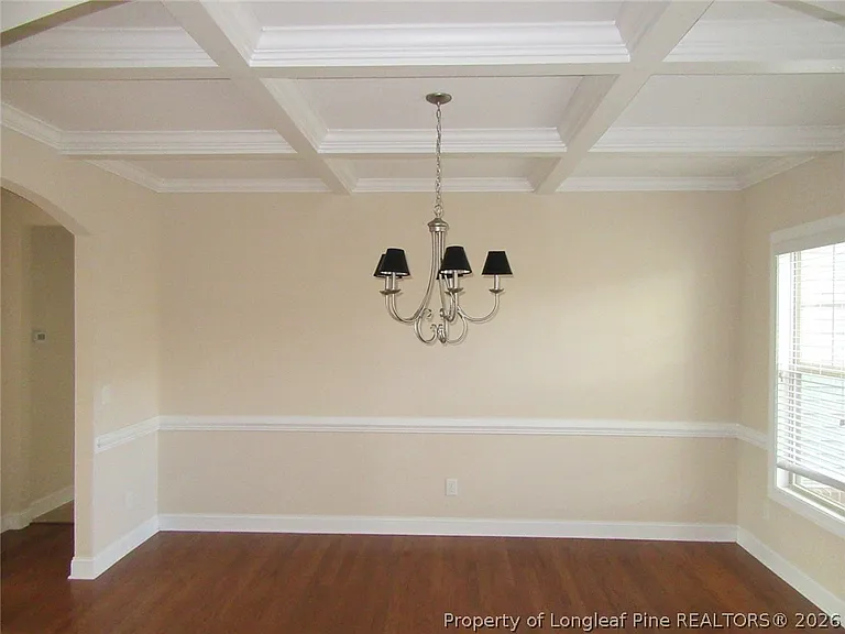 512 Rossendale Dr — Photo 9